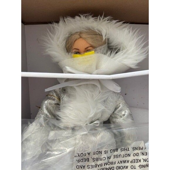 Ashton Drake Illuminated "Silent Night" Poseable Musical Angel Doll Christmas - Picture 7 of 8